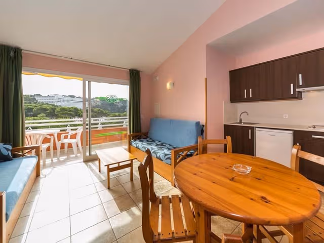 APARTMENT CAPACITY 4 ONE BEDROOM