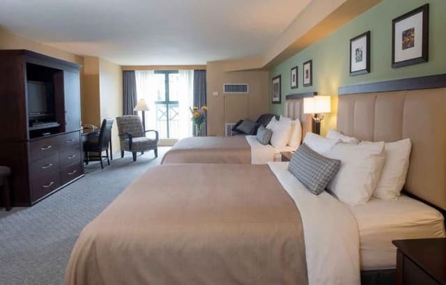 DOUBLE DELUXE TWO QUEEN BEDS