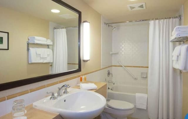 DOUBLE DELUXE TWO QUEEN BEDS