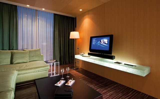 SUITE BAY VIEW