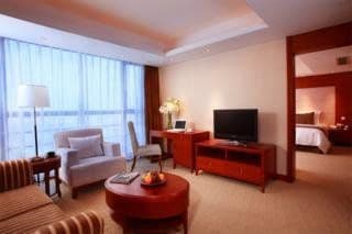 Howard Johnson All Suites Hotel