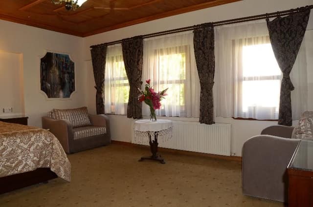 FAMILY ROOM STANDARD