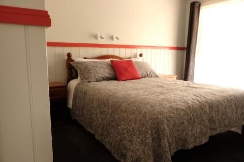 Three-Bedroom House - Tasman
