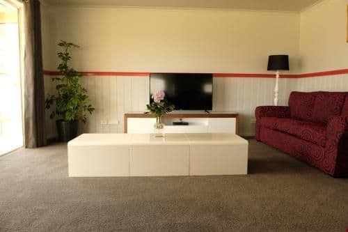 Three-Bedroom House - Tasman