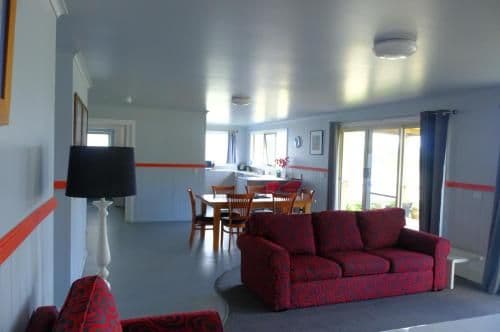 Three-Bedroom House - Tasman