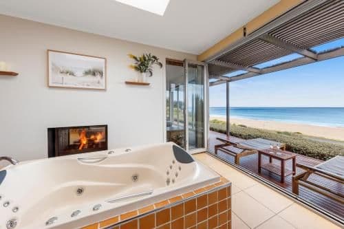 Seafront Villa - Full Ocean Views