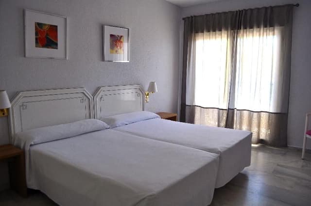 APARTMENT CAPACITY 7 THREE BEDROOMS
