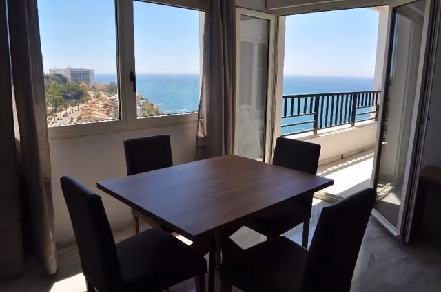 APARTMENT CAPACITY 8 THREE BEDROOMS