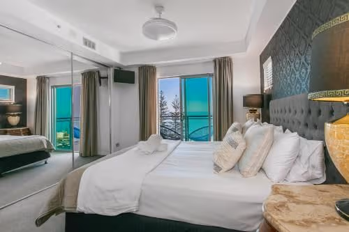 Two-Bedroom Apartment with Balcony Ocean View