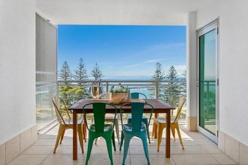 Deluxe Ocean Front Apartment