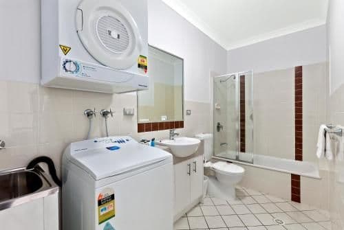 Deluxe One-Bedroom Apartment