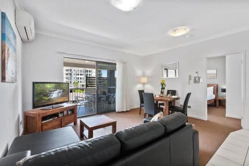 Deluxe One-Bedroom Apartment