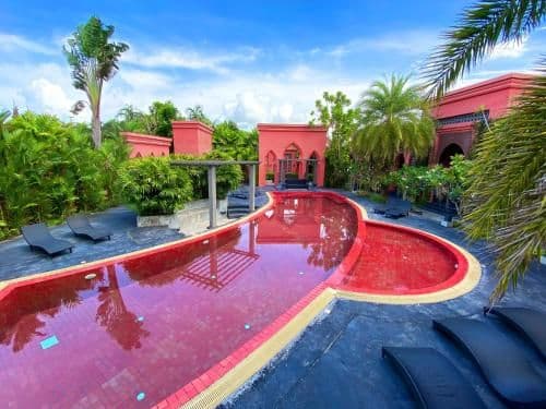 One-Bedroom Red Suite