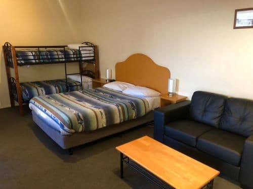 Family Room (2 Adults + 2 Children)