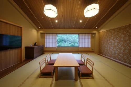 Deluxe Japanese-Style Room - Non-Smoking (4 Adult)
