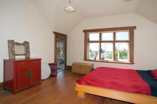 Queen Room with Shared Bathroom