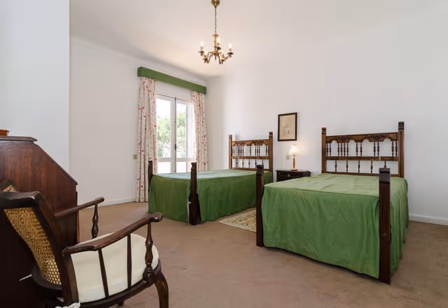 APARTMENT FOUR BEDROOMS