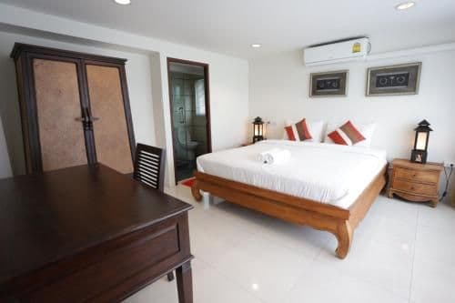 Studio Apartment