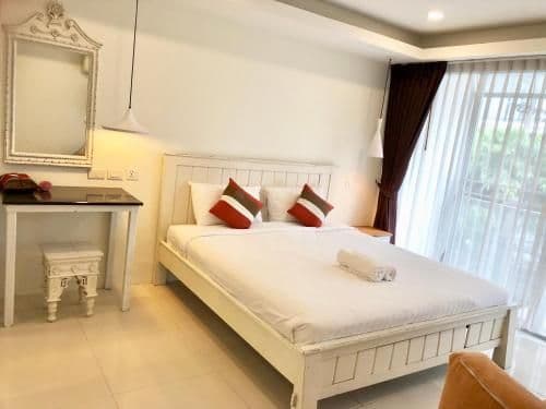 Studio Apartment