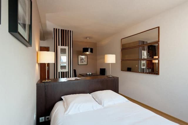 SUITE BUSINESS