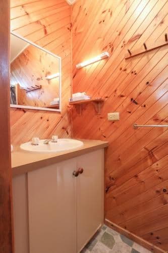 Two-Bedroom Cottage (Sleeps 6)