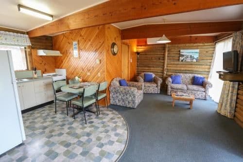 Two-Bedroom Cottage (Sleeps 6)