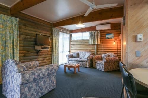 Two-Bedroom Cottage (Sleeps 4)