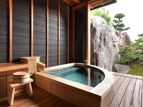 Villa with Open-Air Bath (Waraku)