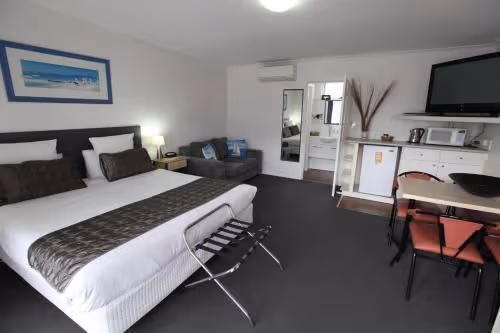 Deluxe King Suite