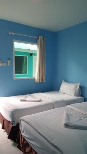 Single Bed in Mixed Dormitory Room