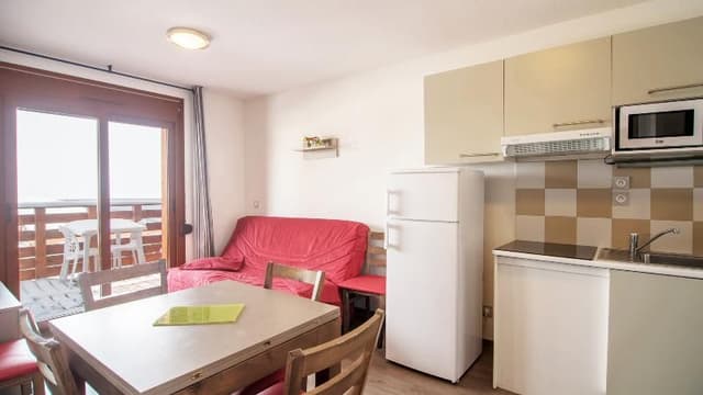 APARTMENT CAPACITY 6 ONE BEDROOM