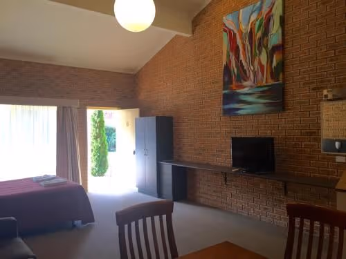 Mezzanine Suite
