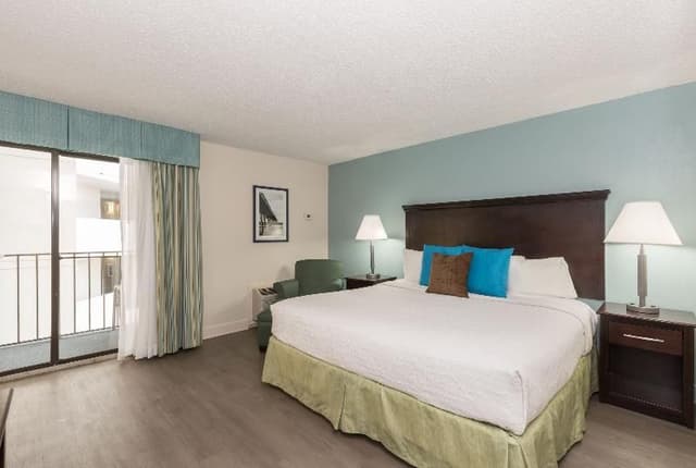 SINGLE KING SIZE BED