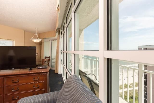 SUITE OCEAN VIEW ONE BEDROOM