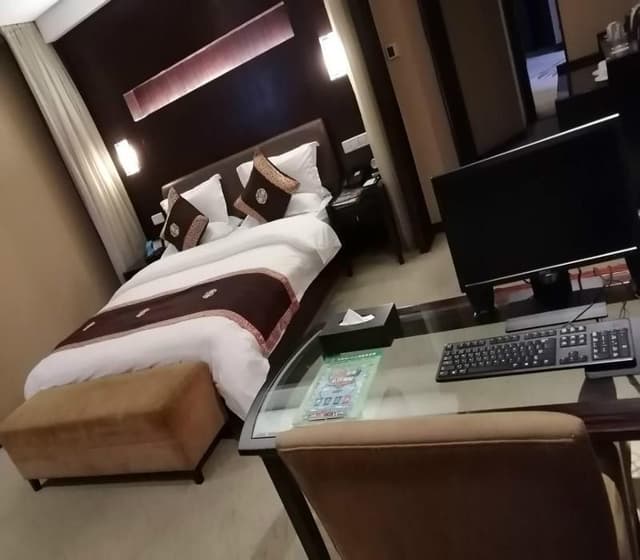 DOUBLE EXECUTIVE