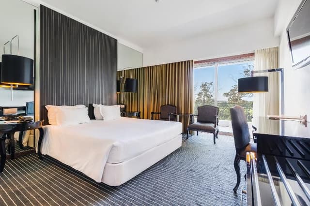 DOUBLE SINGLE USE WITH DOUBLE BED