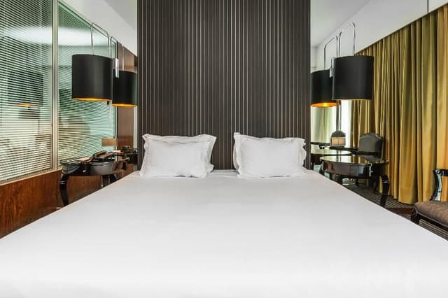 DOUBLE SINGLE USE WITH DOUBLE BED
