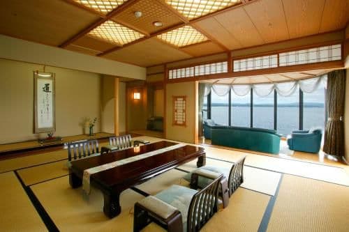 Japanese-Style Suite with Private Bathroom - Ocean Front