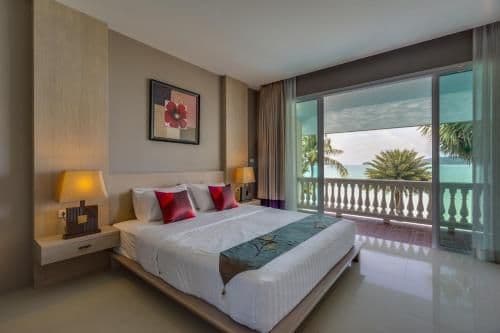 9-Bedroom Private Pool Villa by the Beach