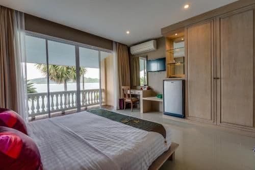 9-Bedroom Private Pool Villa by the Beach