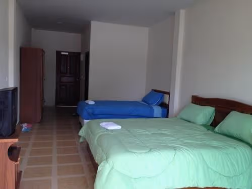 Deluxe Twin Room with Air Conditioning