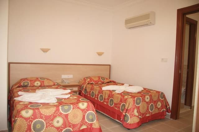 FAMILY ROOM CONNECTING ROOM