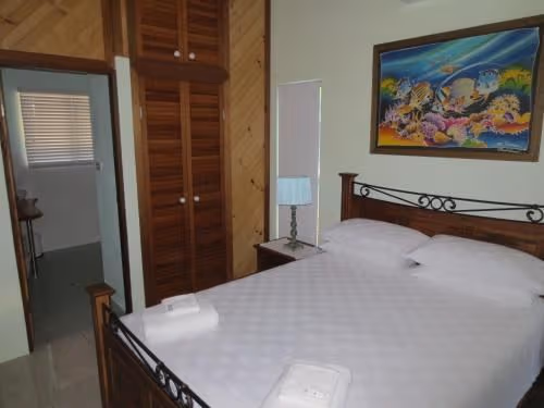 Lesueuri Queen Room