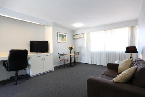One-Bedroom Suite with Spa Bath