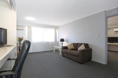 One-Bedroom Suite with Spa Bath