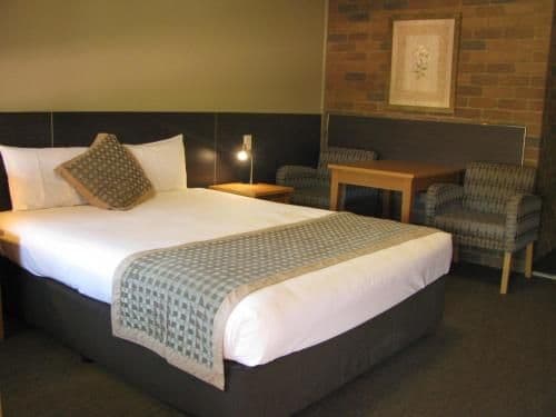 Deluxe Queen Room