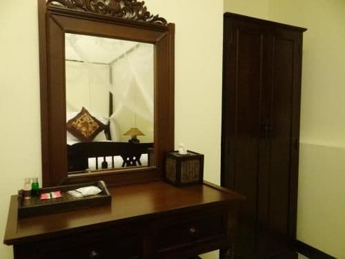 Family Room (3 Adults)