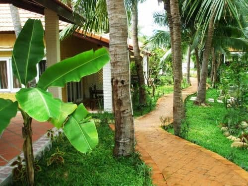 Family Bungalow Lake View (4 Adults)