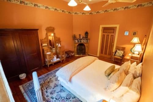Three-Bedroom Apartment - Garden & Loft