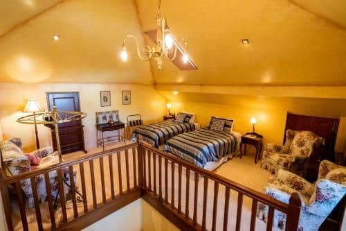 Three-Bedroom Apartment - Garden & Loft